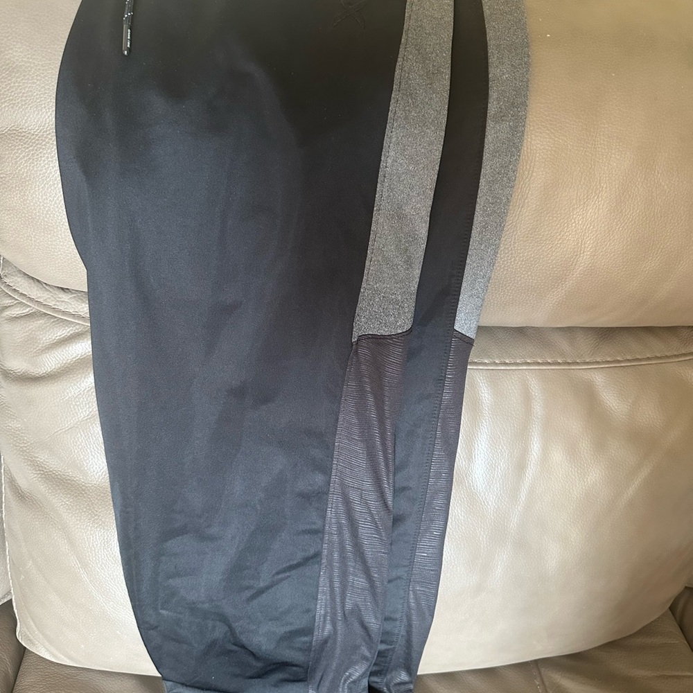Men’s exercise pants
